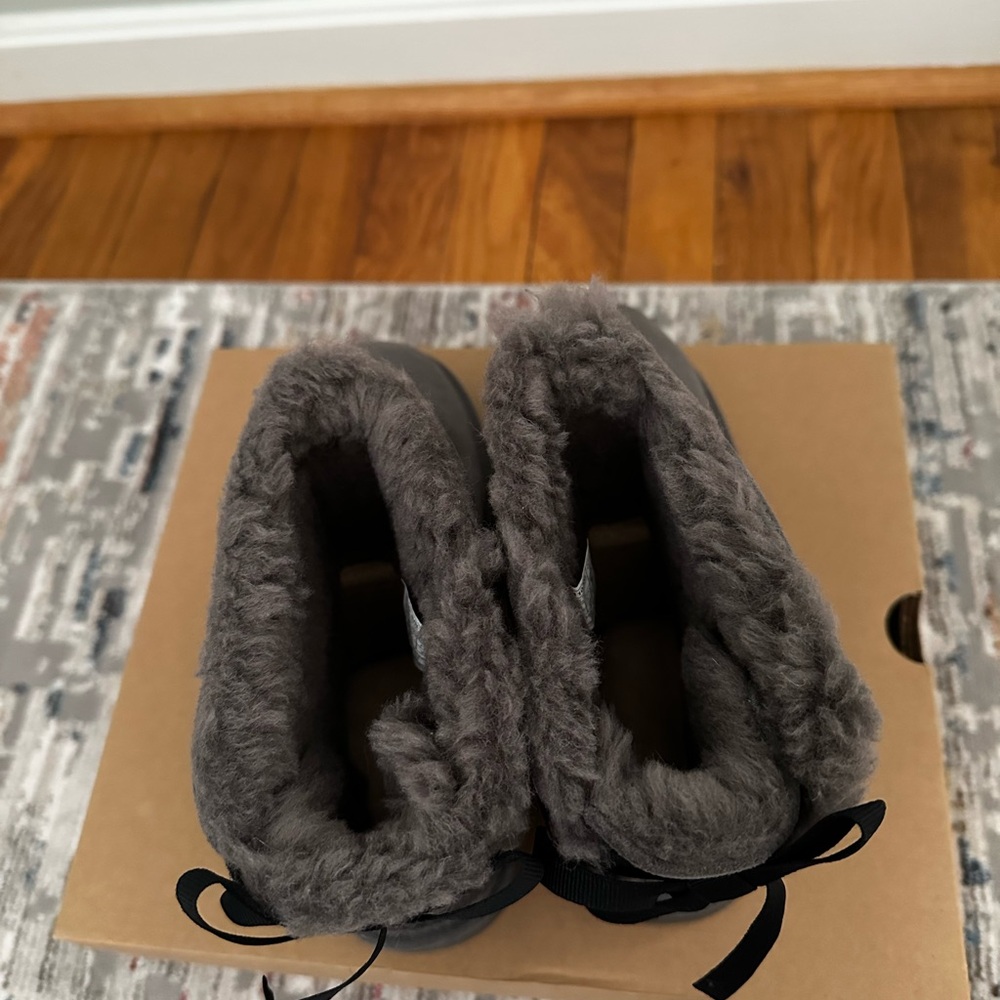 UGG Gray Mini Continuity Bow Women Sz 6 - Picture 6 of 14